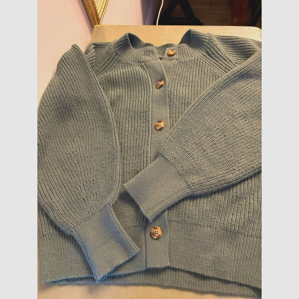 Banana Republic women's L sage green chunky ribbed cardigan sweater